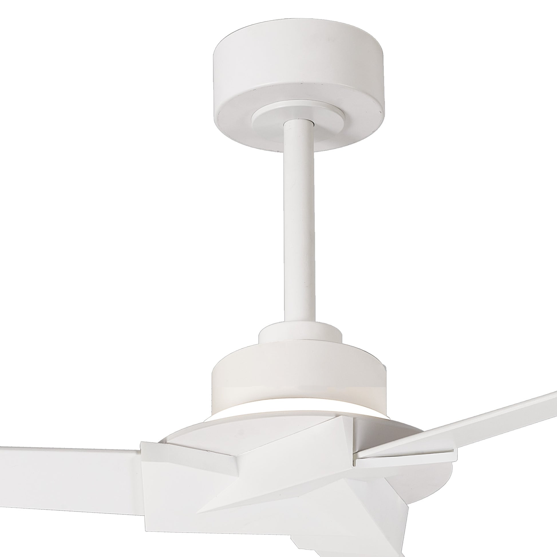Close-up of the MANTRA M8726 Brisa Mini White Ceiling Fan with Light (150cm) from Ceiling Fans UK, featuring a 20W dimmable LED, 40W DC reversible motor, 2700-5000K light, remote & app control, IP44 rating and 5-year warranty.