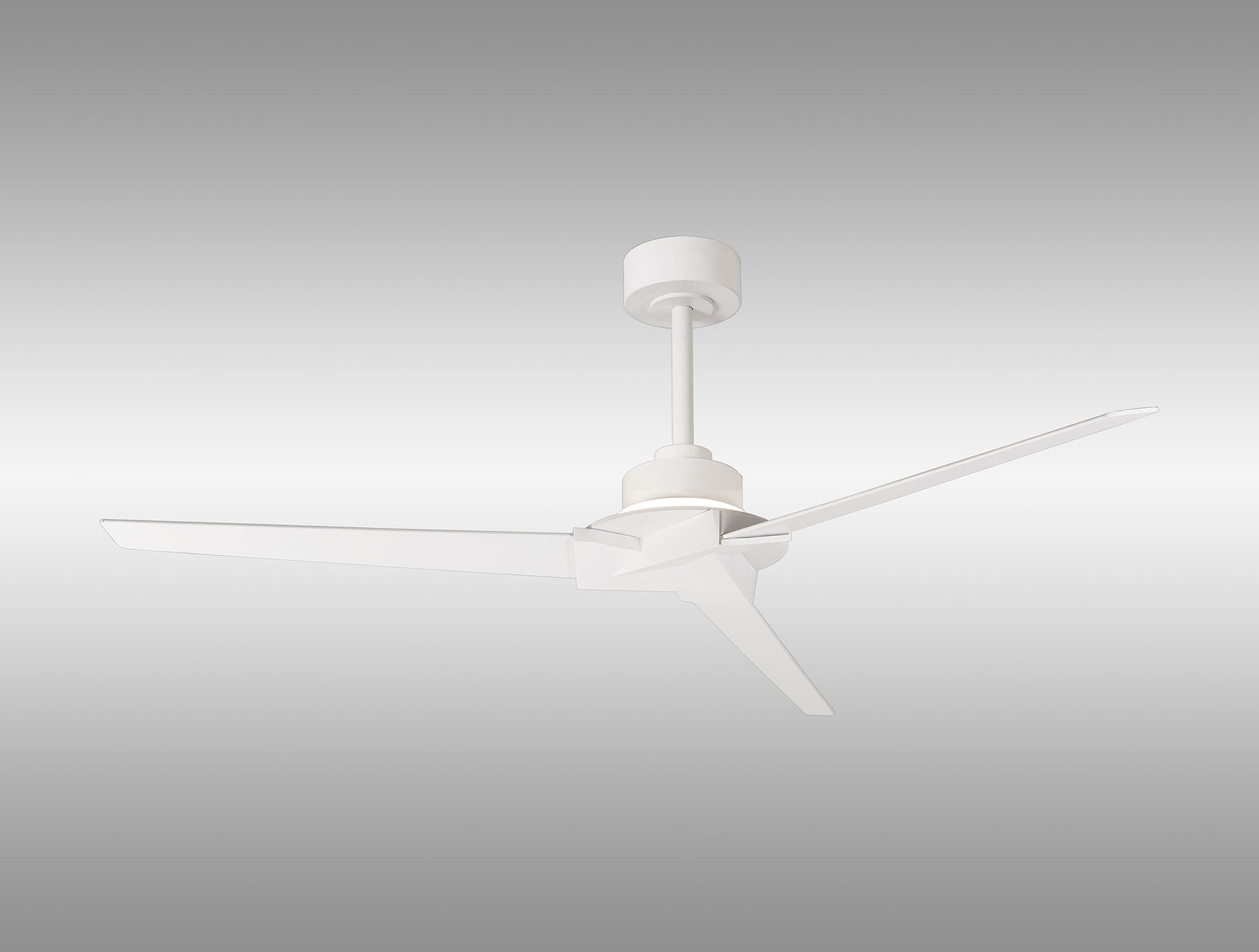 The Ceiling Fans UK MANTRA M8726 Brisa Mini White Ceiling Fan features a 150cm span, 20W dimmable LED (2700-5000K), 40W DC reversible motor, remote & app control, IP44 rating, and a 5-year warranty, shown mounted against a light gray gradient background.